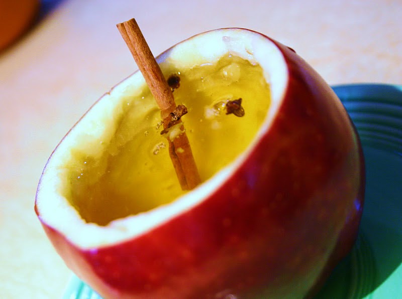 Great Scott APPLE CUPS with GARNISHED APPLE CIDER