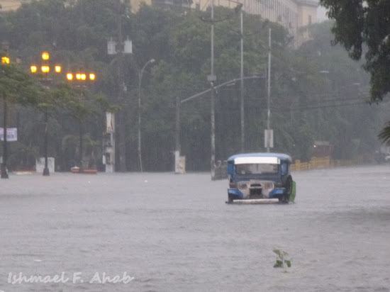 Stalled jeep because of Habagat floods