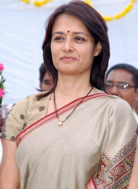 Amala+Nagarjuna ... Amala Nagarjuna stills.Amala Nagarjuna saress stills , Amala Nagarjuna