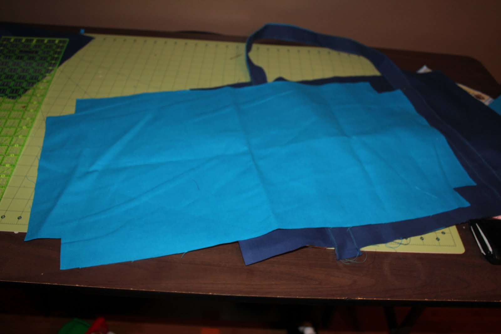 TravelingPugs Extra Large Tote Bag Tutorial