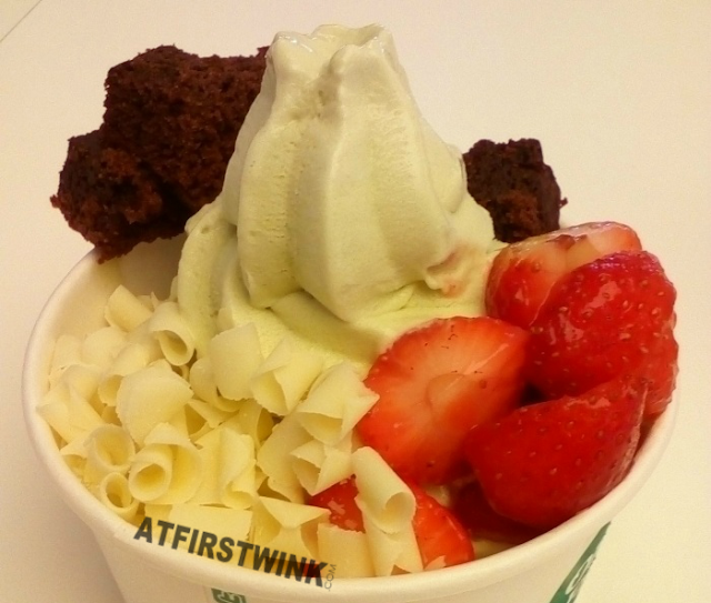Review: Frozz matcha green tea frozen yogurt