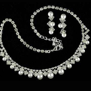 اكسسورات العروسه ,احلى اطقم لليله فرحك Bridal+jewelry+rhinestones+pearls+NE7104