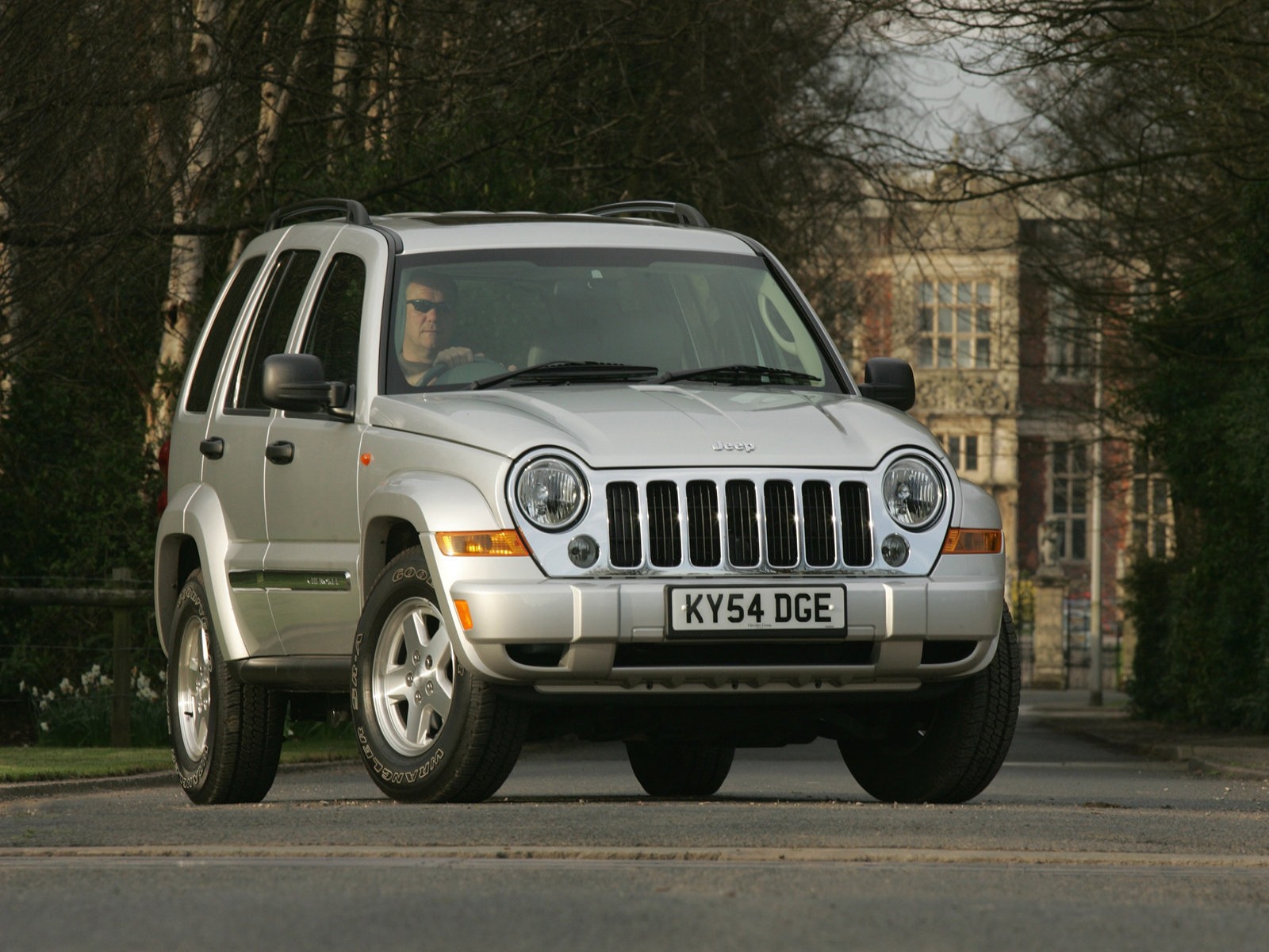 Car And Car Zone Jeep Cherokee Uk Version 2005 New Cars
