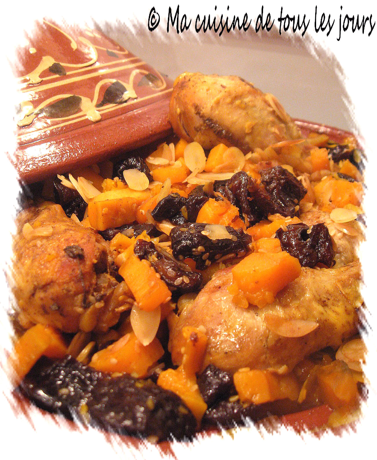 Tajine de poulet, patates douces, pruneaux et amandes