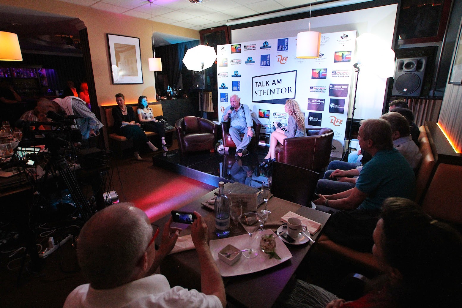 Ulli Wegner Talk am Steintor - Alle Bilder vom Event online - 6 Bernau LIVE - Dein Stadtmagazin für Bernau bei Berlin