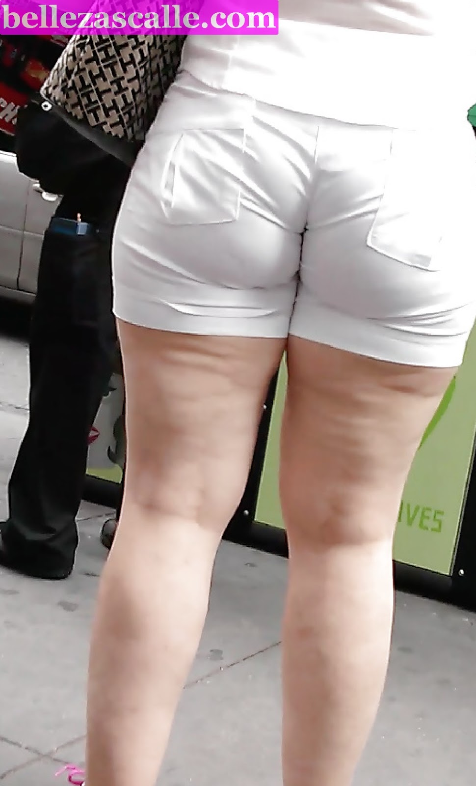 Candid Pawg Walk Plump Booty
