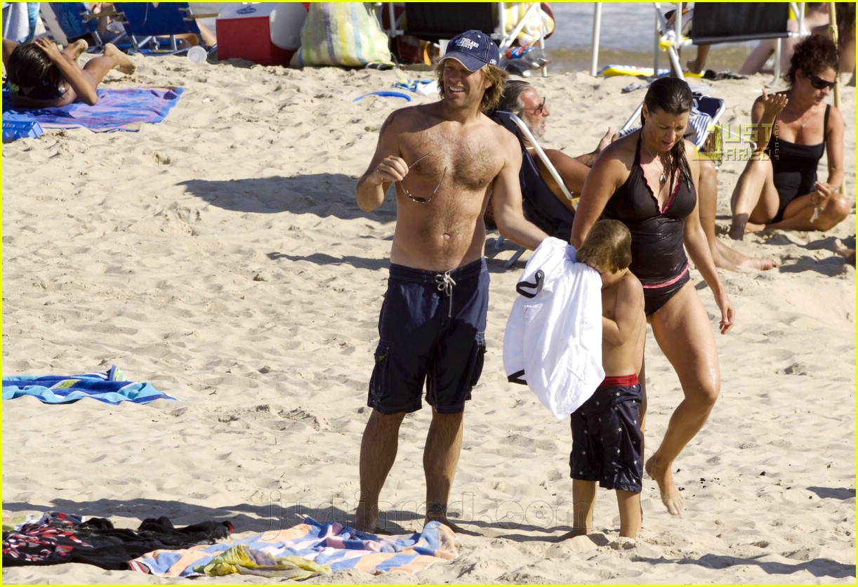 Holly Celebrity Gossips: Bon Jovi's Buff Beach Body
