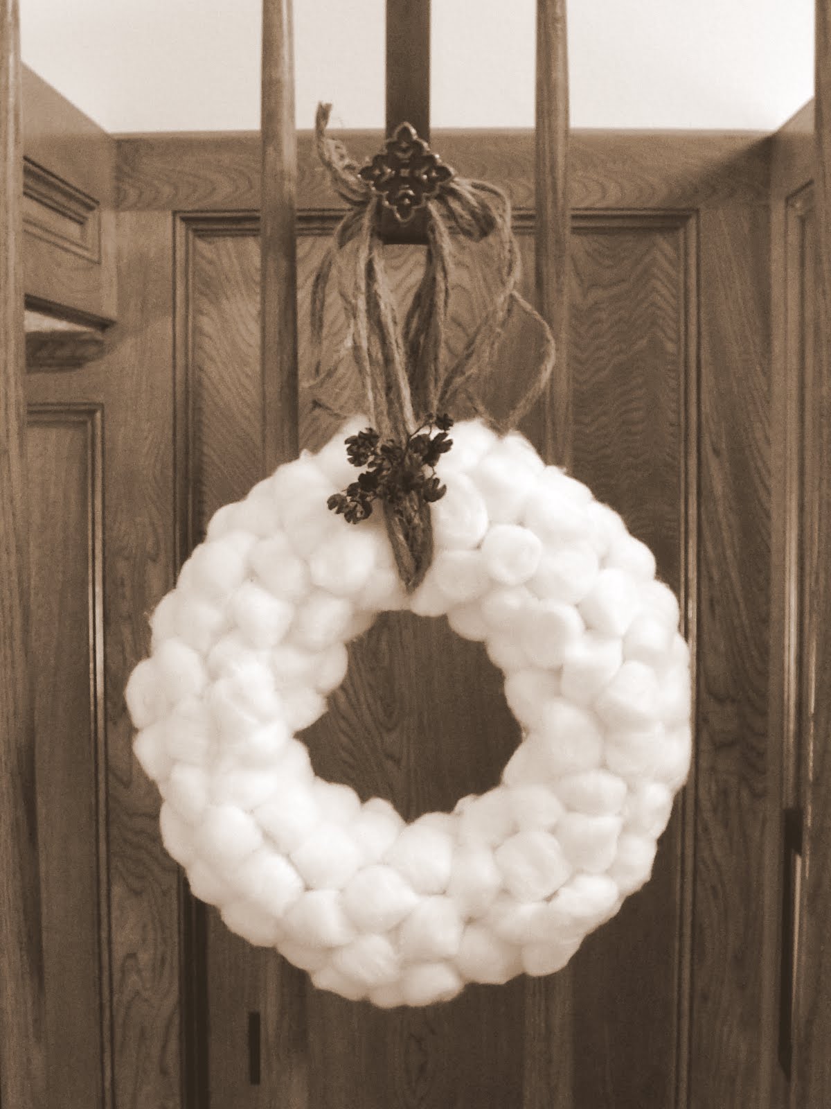 Fit2feelbetter Cotton ball wreath