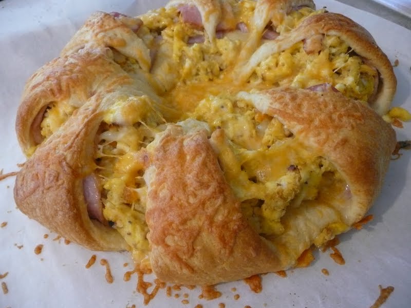 The Grubery Ham & Cheese Crescent Wreath Recipe