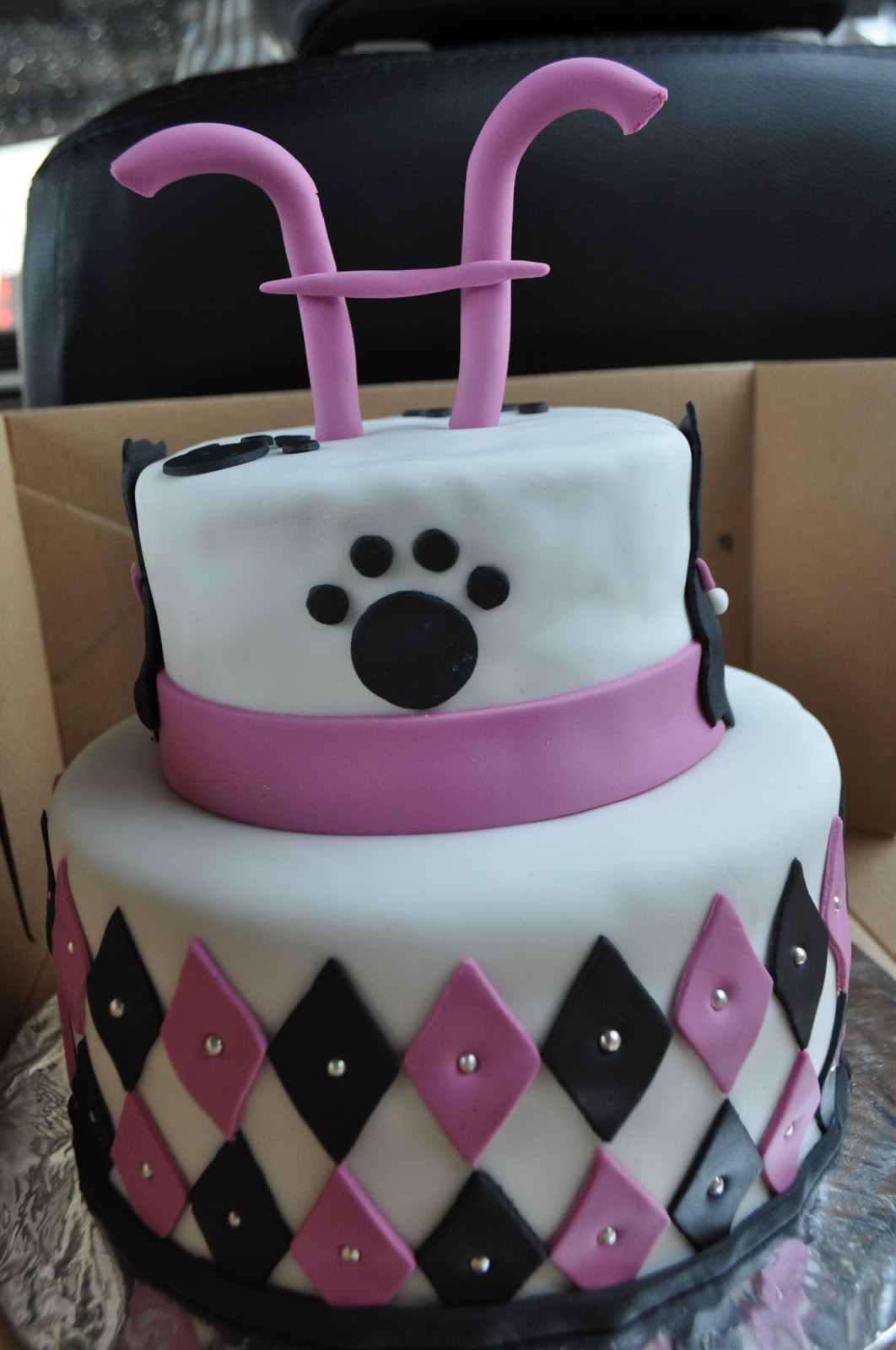 momatoye: Cat Themed Birthday Cake - Hesty Tonkih