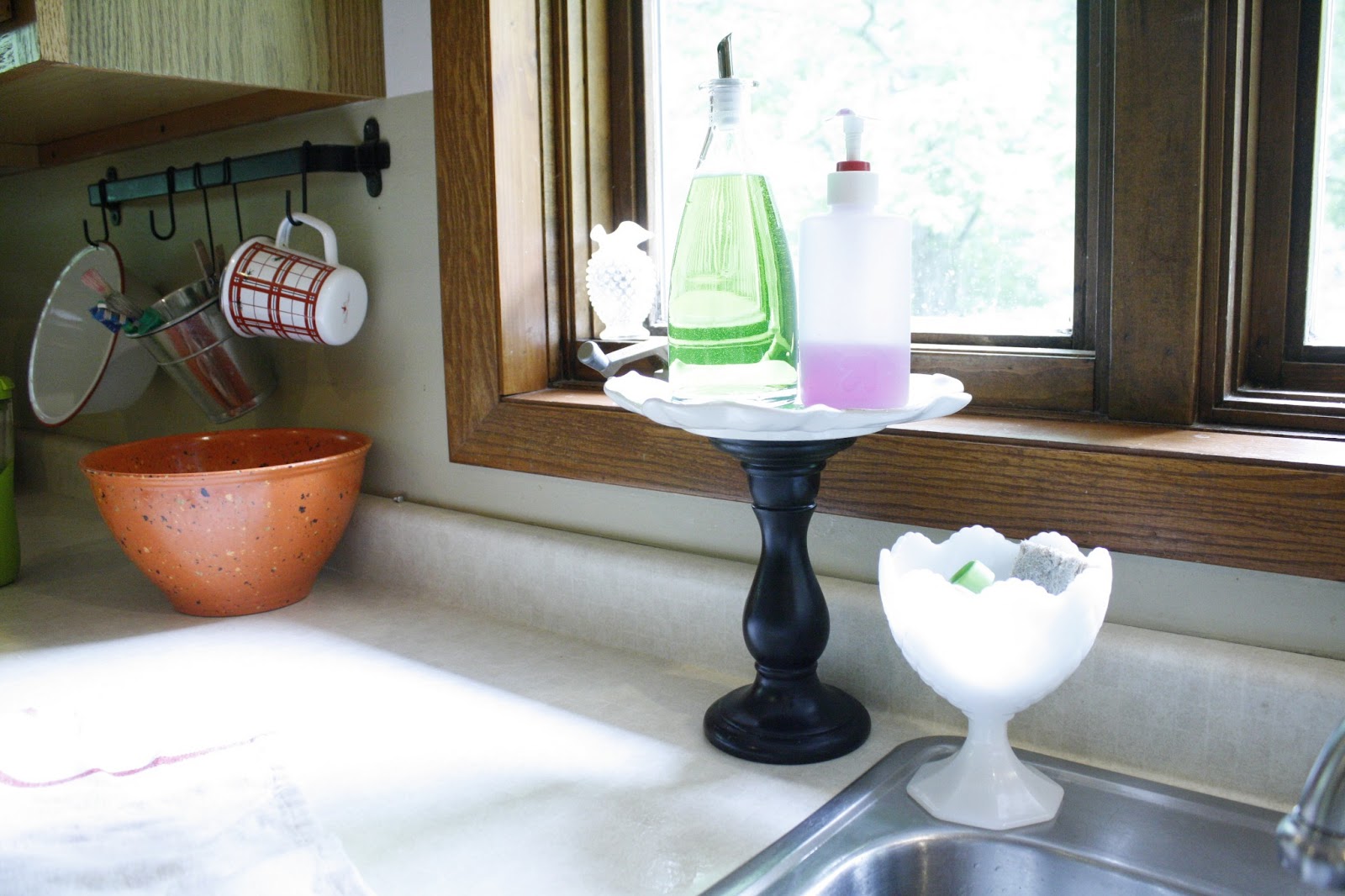 No Ordinary Sparrow Dish Soap Stand {a tutorial}