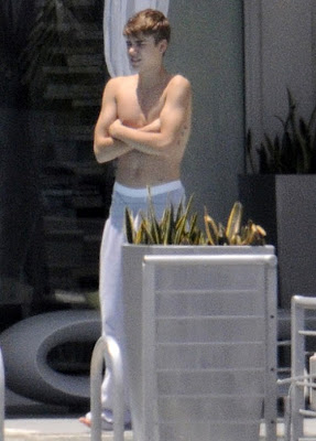 Fotos Justin Bieber Luciendo Musculoso Y Sin Camiseta