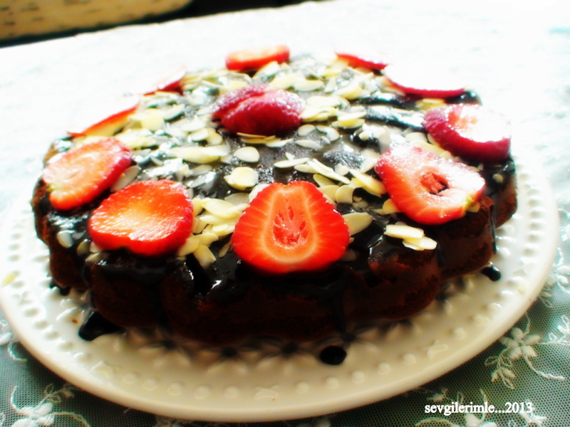 SEVGİLERİMLE&hellip; çokokremli elmalı kek