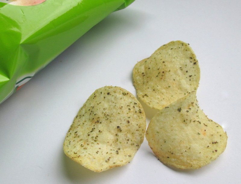 Grocery Gems Review Lay's Kyushu Seaweed Flavor Potato Chips