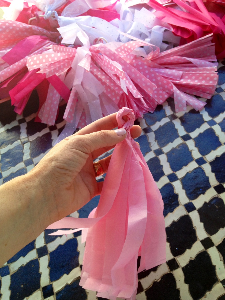 Kendra Kay tissue paper tassel garland diy & the hunt