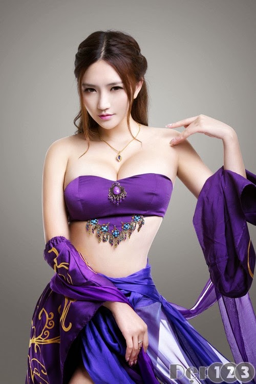 Mỹ nhân Tam Quốc Vương Minh Minh lộ diện với loạt hình cosplay nóng. Mỹ nhân Tam Quốc Vương Minh Minh lộ diện với loạt hình cosplay nóng.