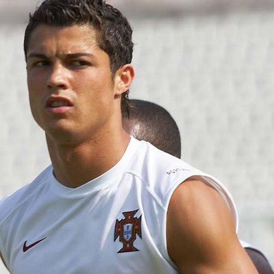 Ronaldoblogger on Latest Cristiano Ronaldo Hairstyle Pictures In 2010 Jpg