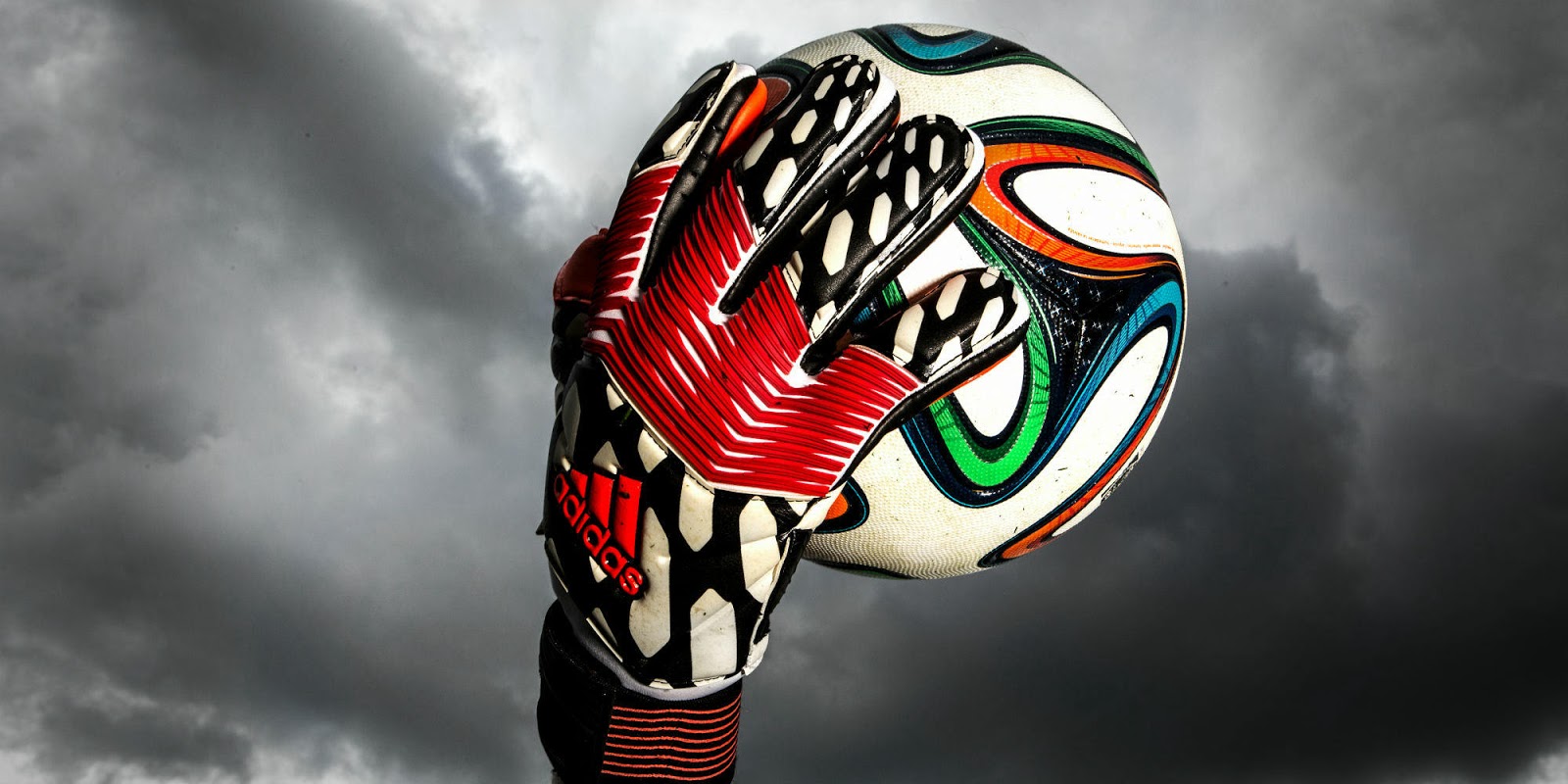 New Adidas Predator Zones Battle Pack 2014 Goalkeeper Gloves Released