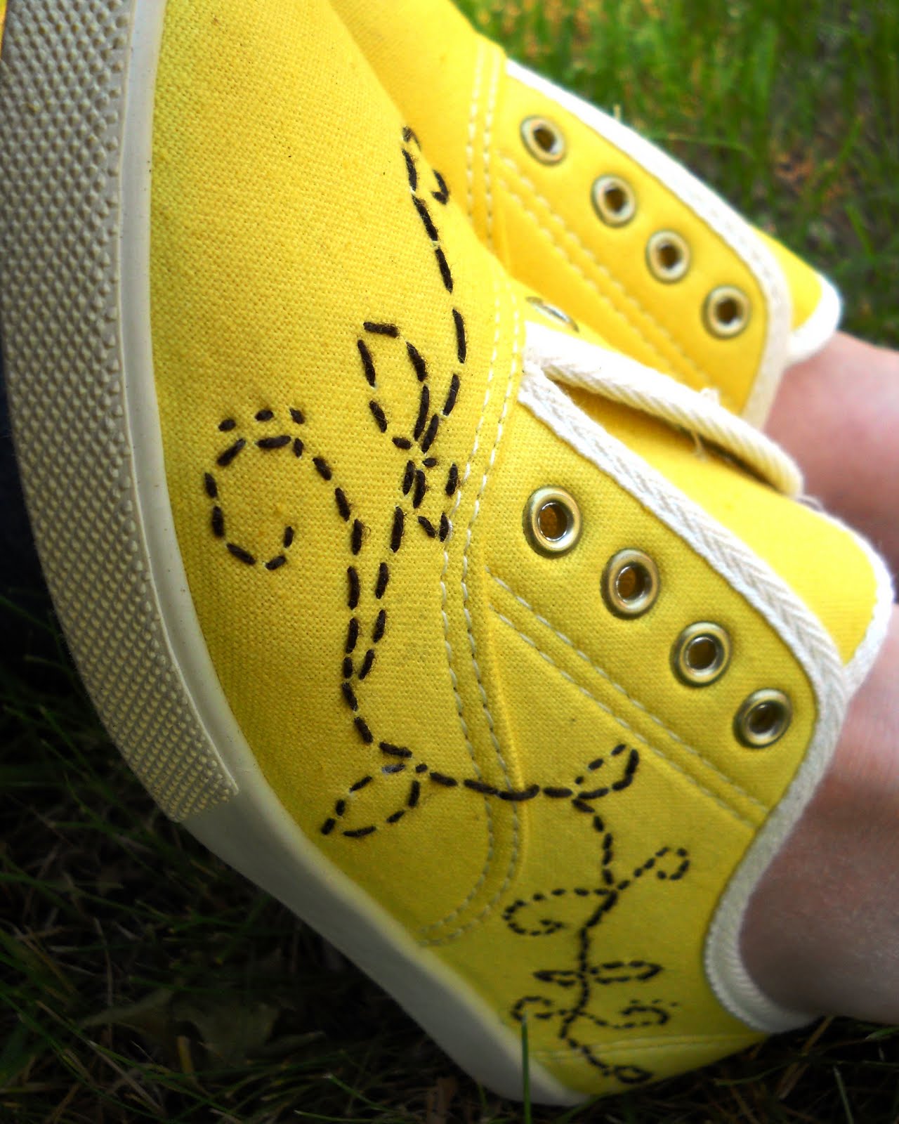 madison avenue embroidered shoes!