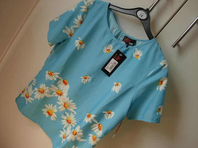 TKMaxx+Yumi+Blue+Floral+Tshirt+thebeautypier.jpg