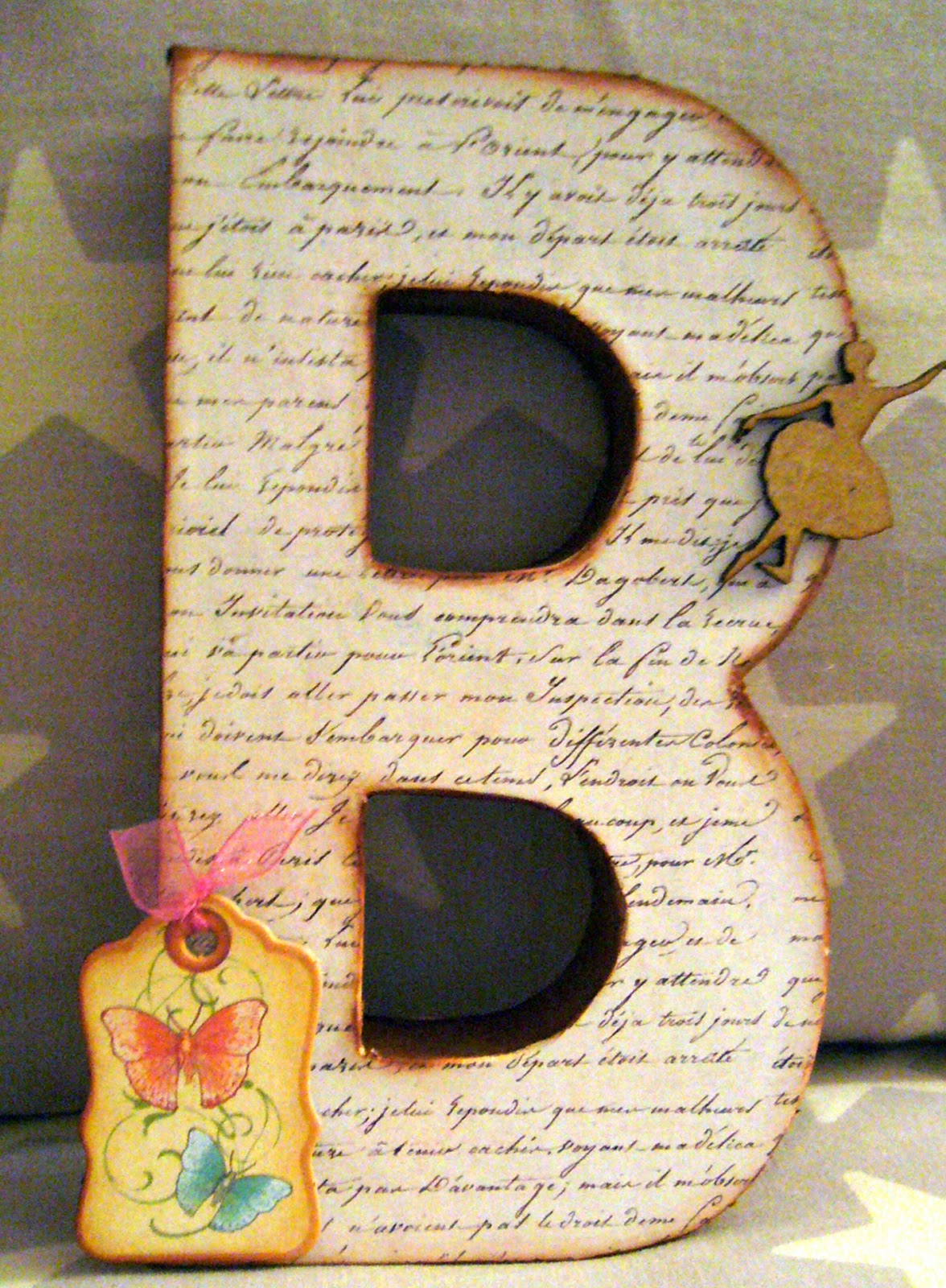 Letras decoradas Lola  Letras de madera decoradas, Letras de madera  pintadas, Letras de madera