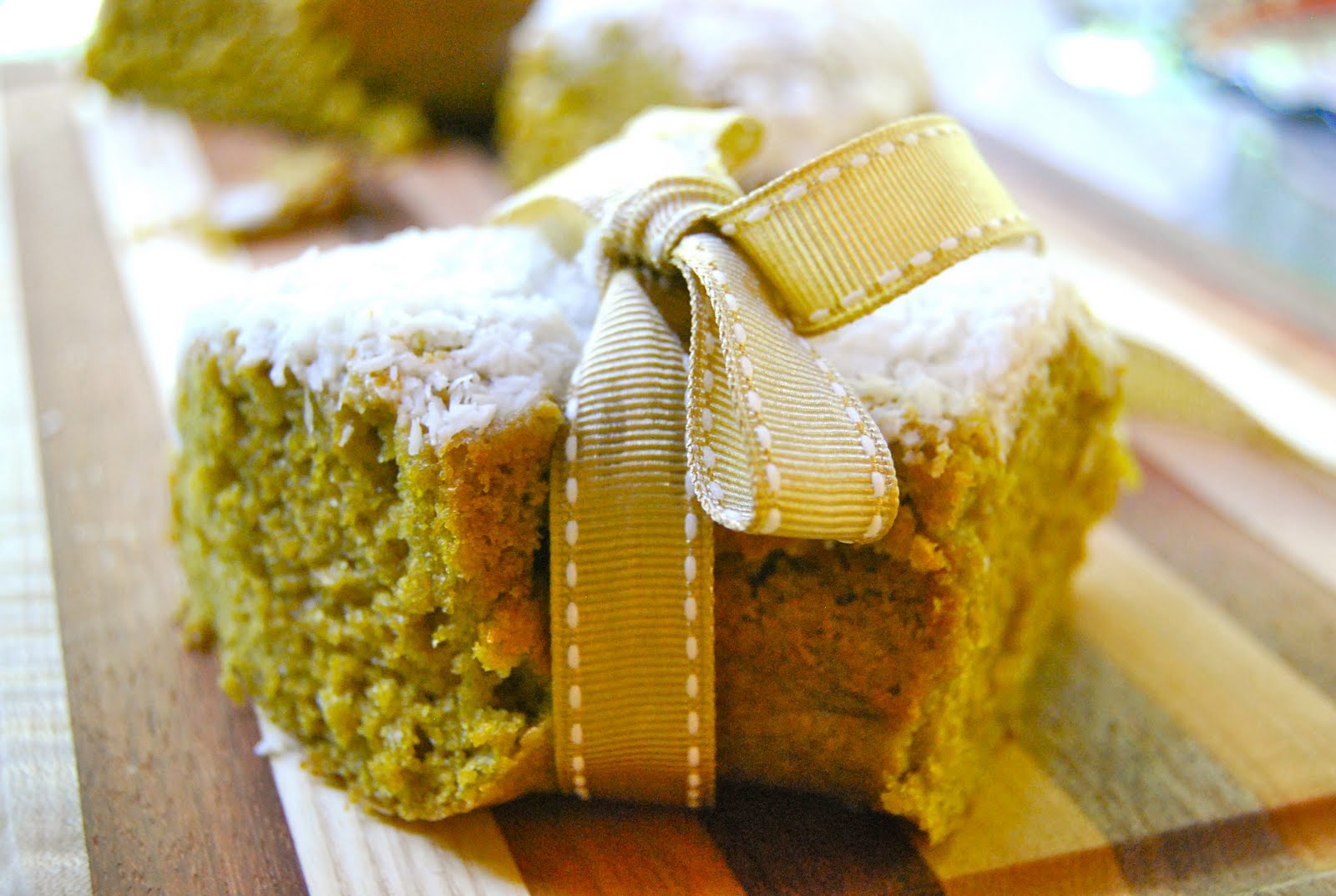 Three Cookies Green Tea Cake