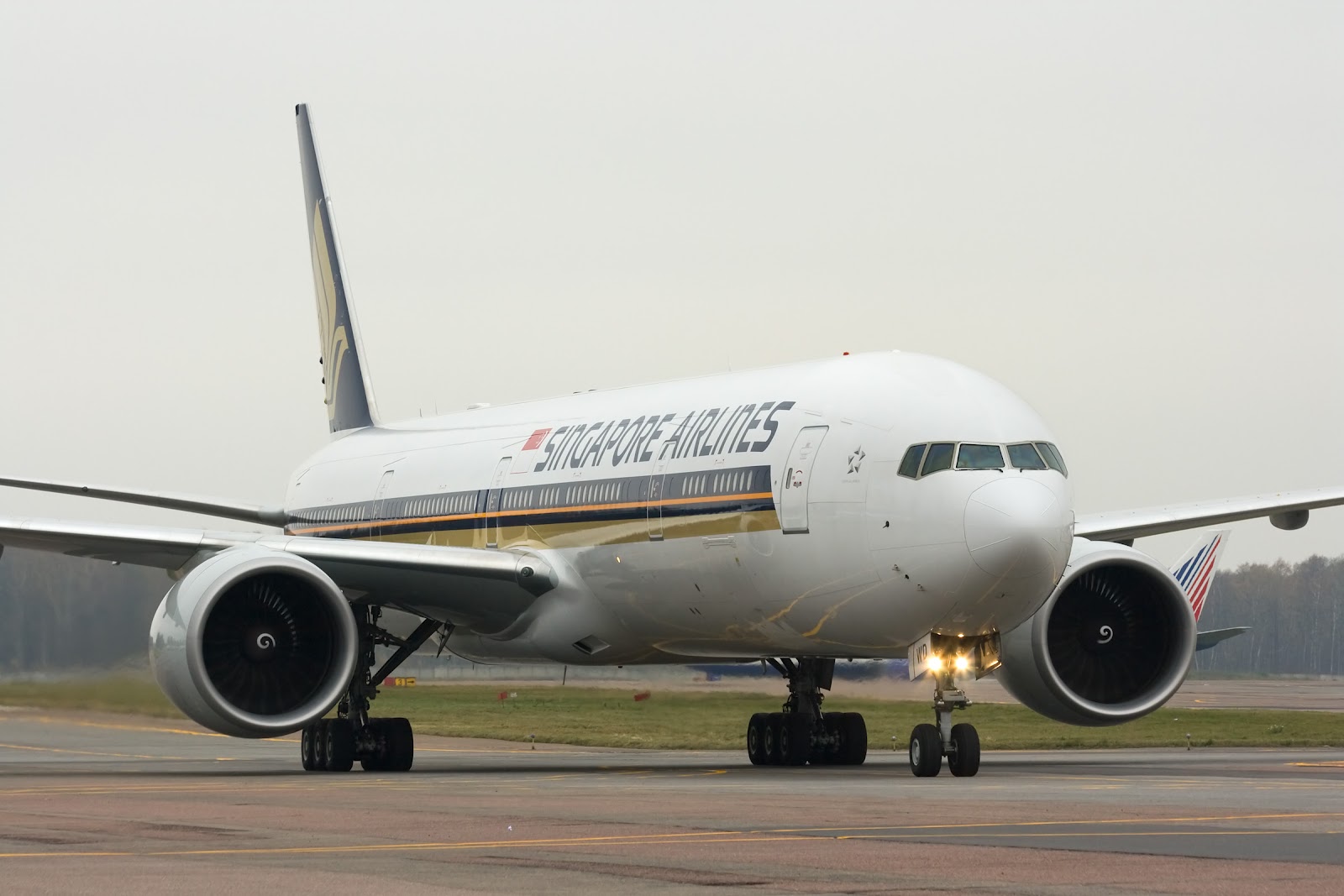 http://2.bp.blogspot.com/--rwQM1Gox5Y/UA1az6o9K8I/AAAAAAAAKuw/4qEHmf3MmwE/s1600/boeing_777-200_singapore_airlines.jpg