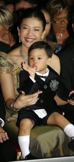 Thailand+Crown+Prince'S+Son Srirasmi=Mother-Son=Sad > Prince=Nui+Son +++=Happy=Thai Royal Math