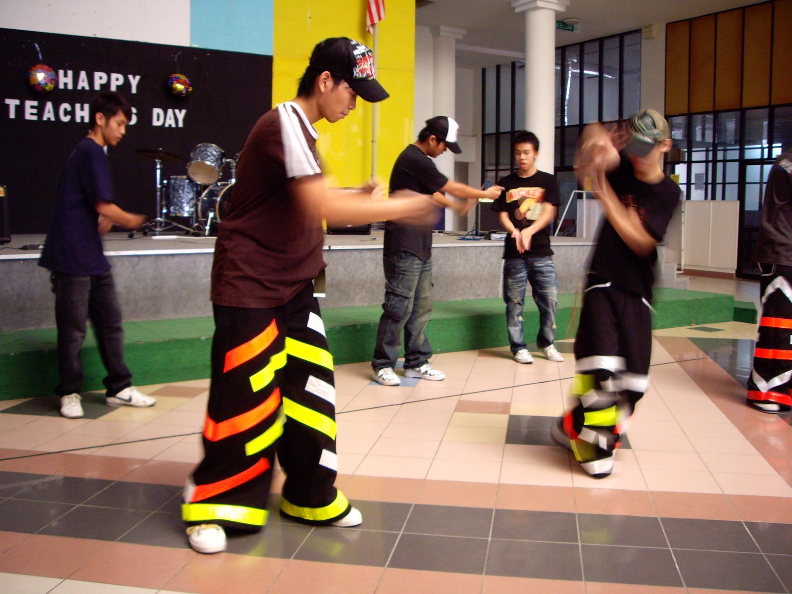 Одежда для танца шаффл