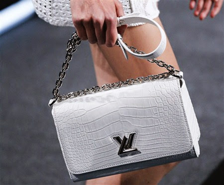 desain tas louis vuitton terbaru 2017/2018 hasil rancangan Nicolas Ghesquiere desain tas louis vuitton terbaru 2017/2018 hasil rancangan Nicolas Ghesquiere