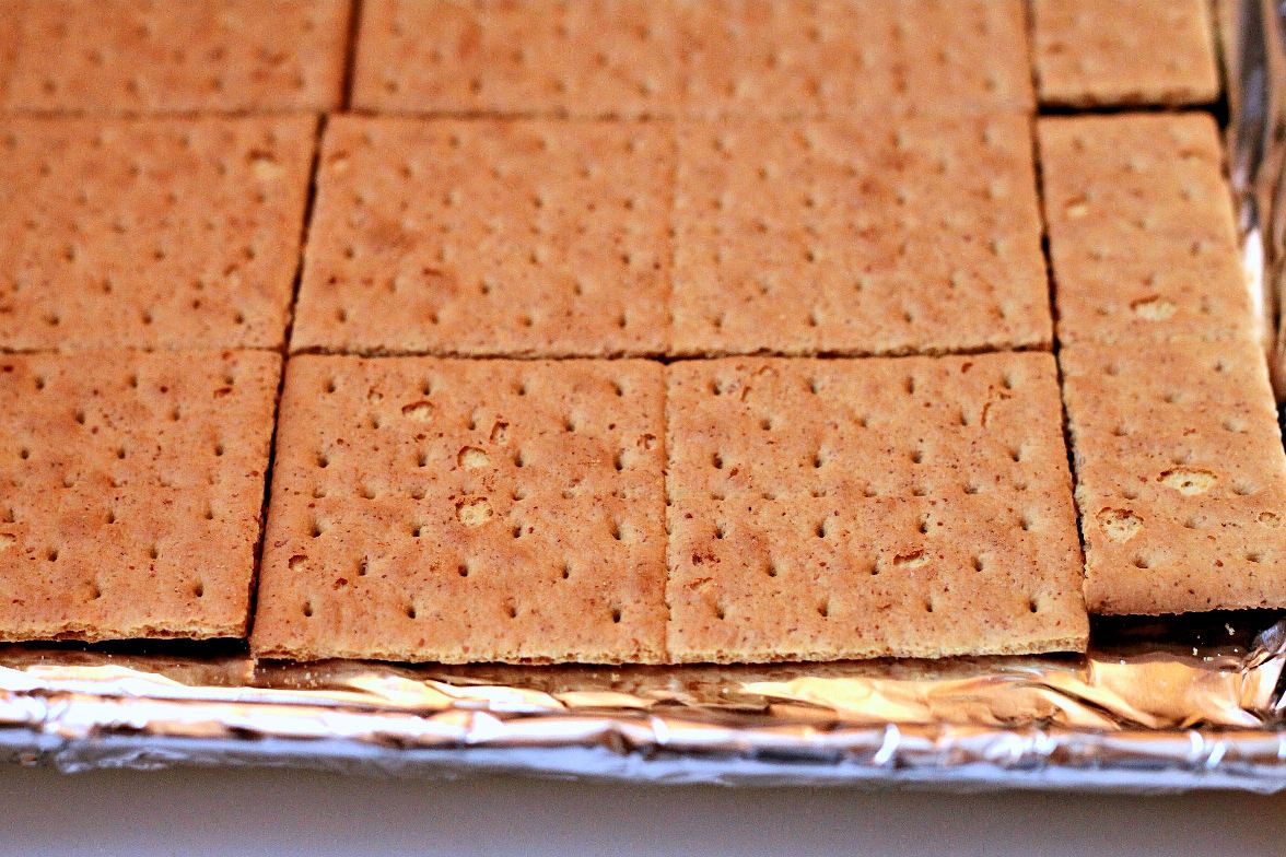 Spiced Caramelized Graham Crackers Shauna Sever The Next Door Baker