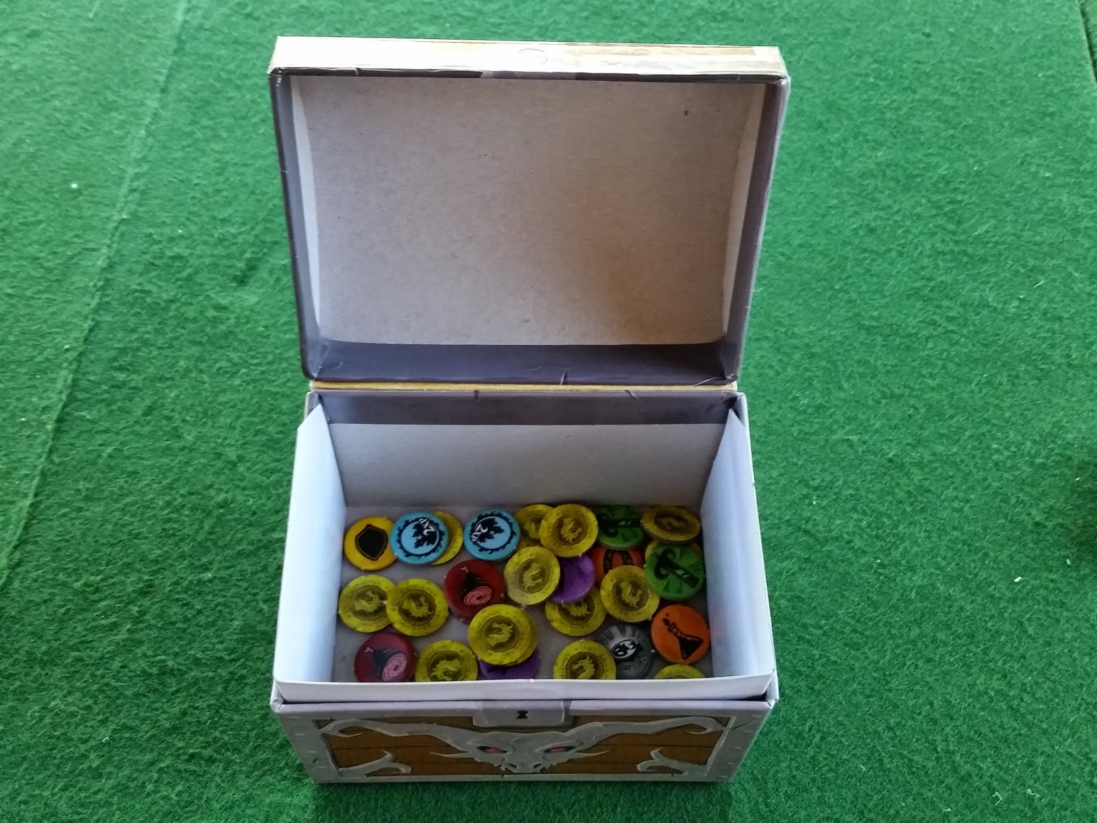 Dungeon Roll Box with Treasure Tokens