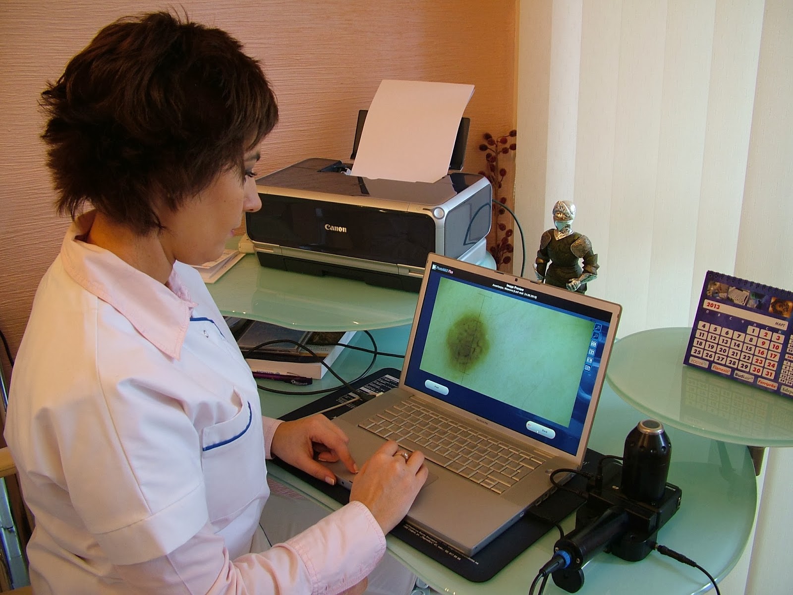 Прецизна диагностика с ръчен дерматоскоп и видеодерматоскоп | д-р ...