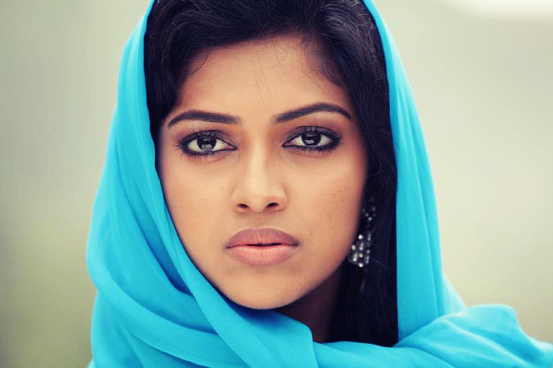 Nimirndhu Nil Movie Stills Gallery