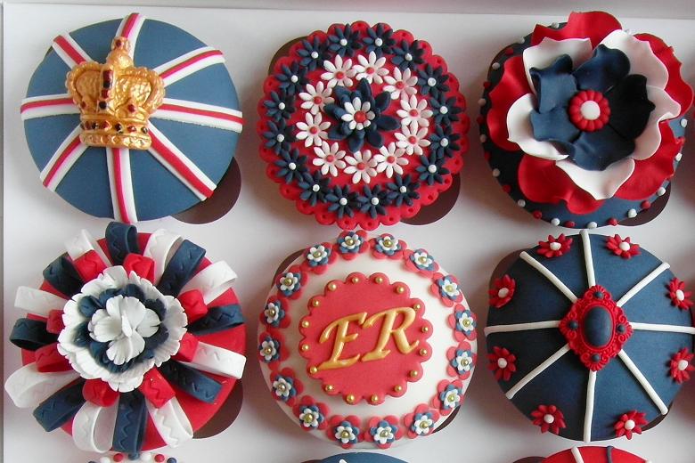 Amazing Diamond Jubilee Cakes!