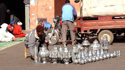 Vendeur de lanternes sur Djema El Fna