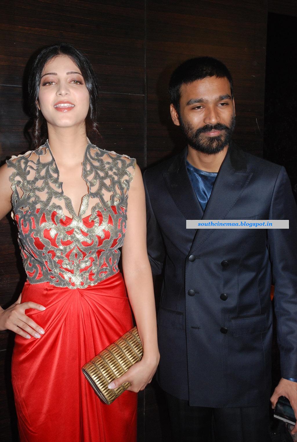 Indian Actress Photo Gallery : Shruti Haasan and Danush At 3 Movie Show