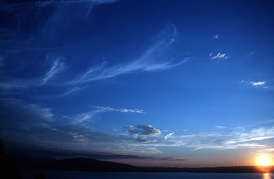 Penjelasan tentang 6 rukun iman pemandangan langit.jpg