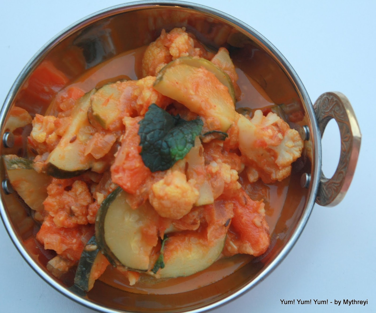 Yum! Yum! Yum! Cauliflower Zucchini Curry