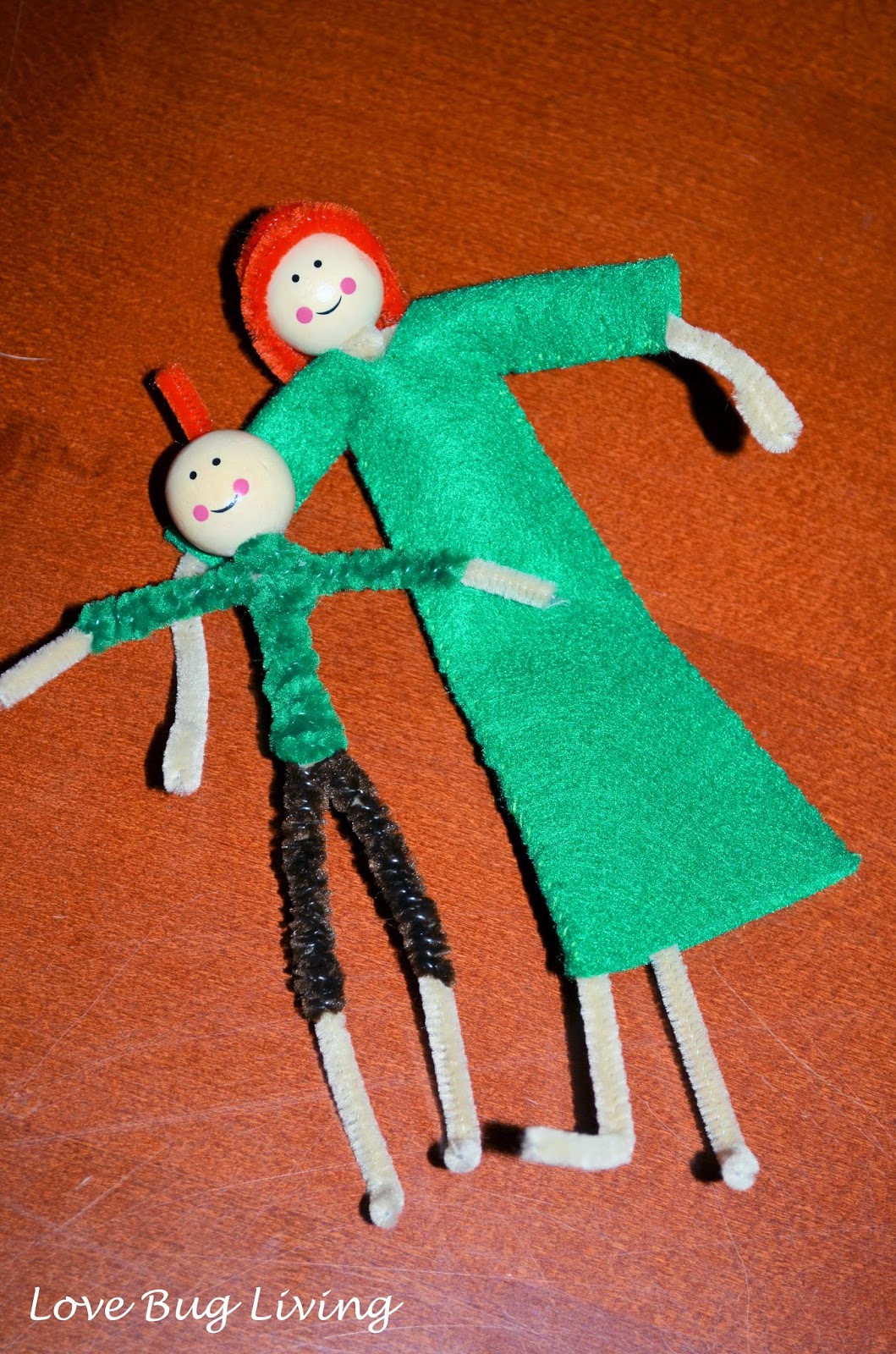 Love Bug Living Pipe Cleaner & Felt Leprechaun Family