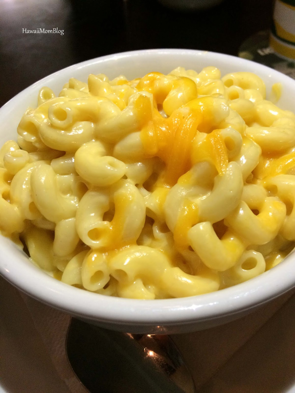 Hawaii Mom Blog Lunch at Giovanni Pastrami