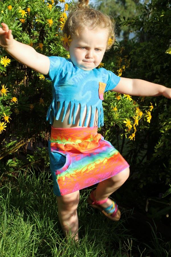Tropical! Liv Skirt (FREE) by Sofilantjes Patterns & sewn by Max California ▶ Such an 80s Miami vibe! 