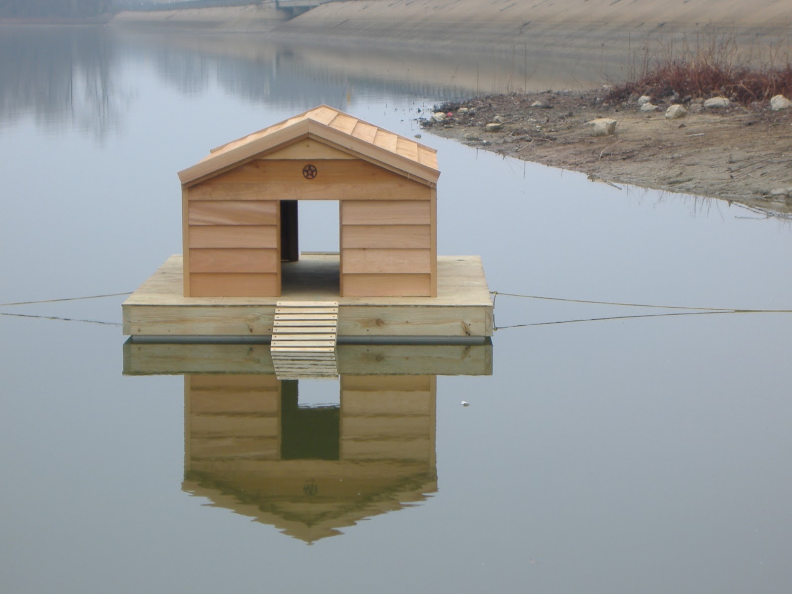 Custom+Floating+Duck+House+with+Open+Top+1175+(5).JPG (1600×1200