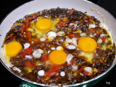 Sartén  De Huevos Fritos Con Morcilla 
