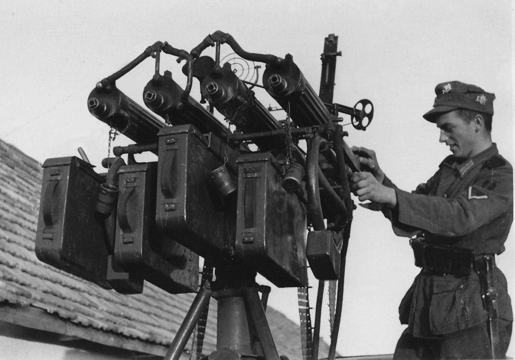 MiniArt%E2%80%99s+new+GAZ-AAA+wQuad+M4+M