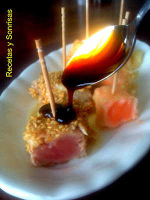 Atún Y Salmón En Tempura Con Mayonesa Aromatizada En Wasabi Y Reducción De Salsa De Soja
