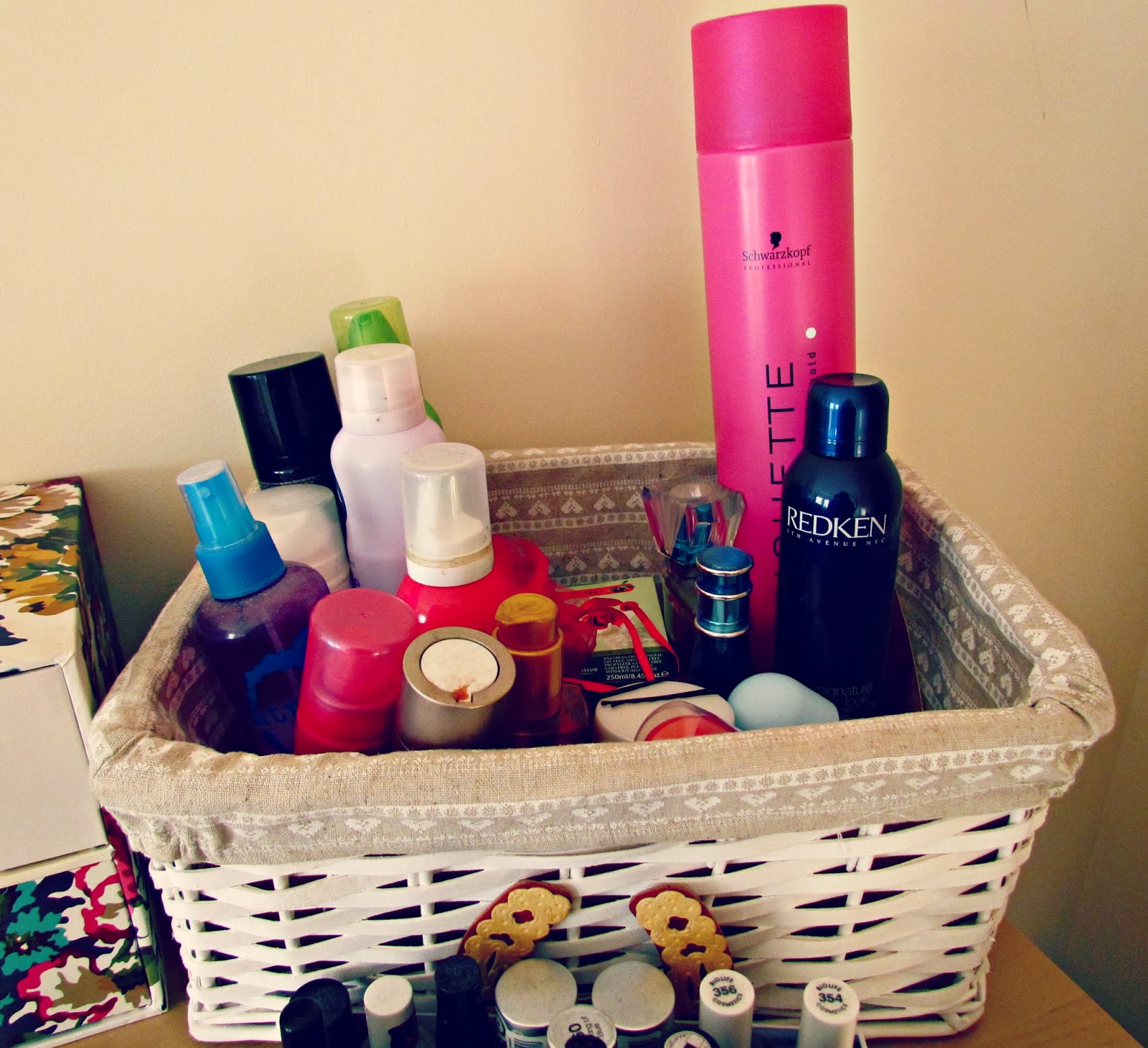 My Dressing Table ♥ Dolly Dowsie