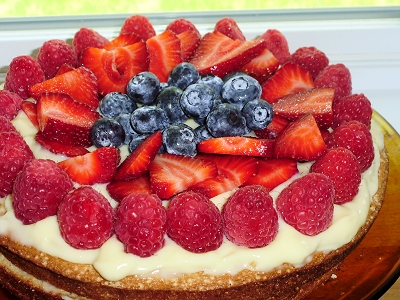 Les Delices De Maya Gateau Eponge Aux Fruits Du Moment