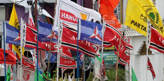 bendera parpol saat masa kampanye