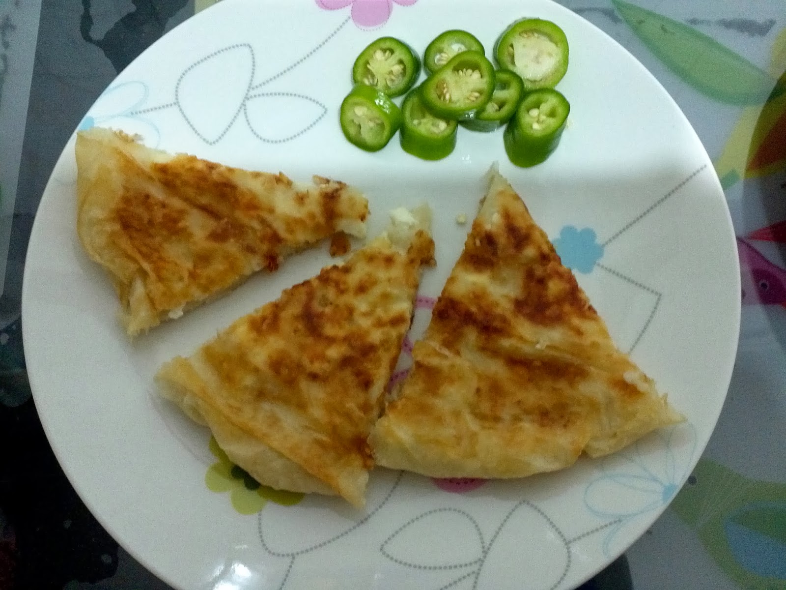 günlük yaşamım bol resimli tavada börek yapımı